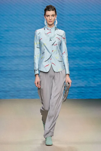 Look 30